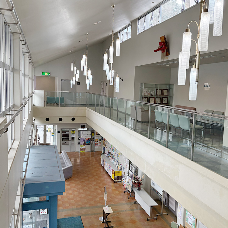 黒瀬生涯学習センター2Fからの吹き抜けの写真